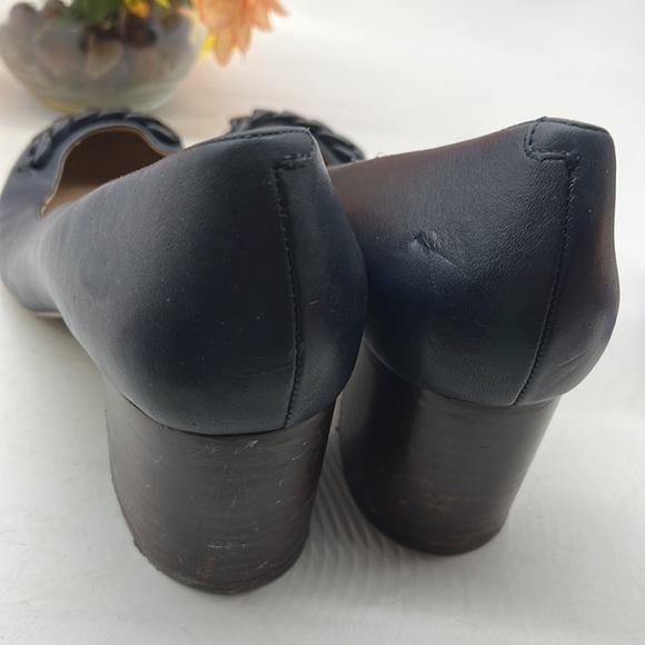 Lauren Ralph Lauren Jacksen Navy Blue Leather Pumps with chain accent Sz 10B. - Picture 8 of 11